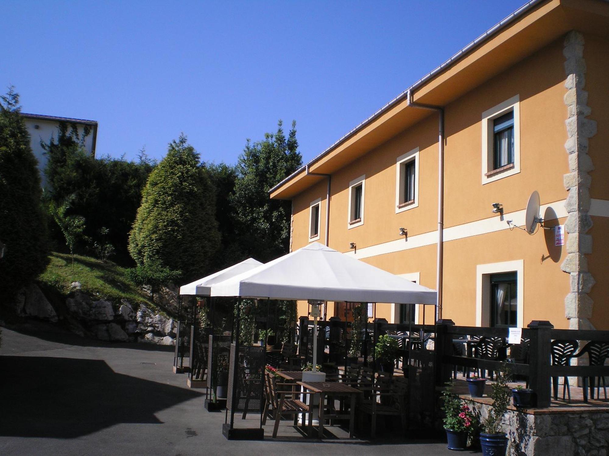 Hotel Alonso Llanes Exteriör bild