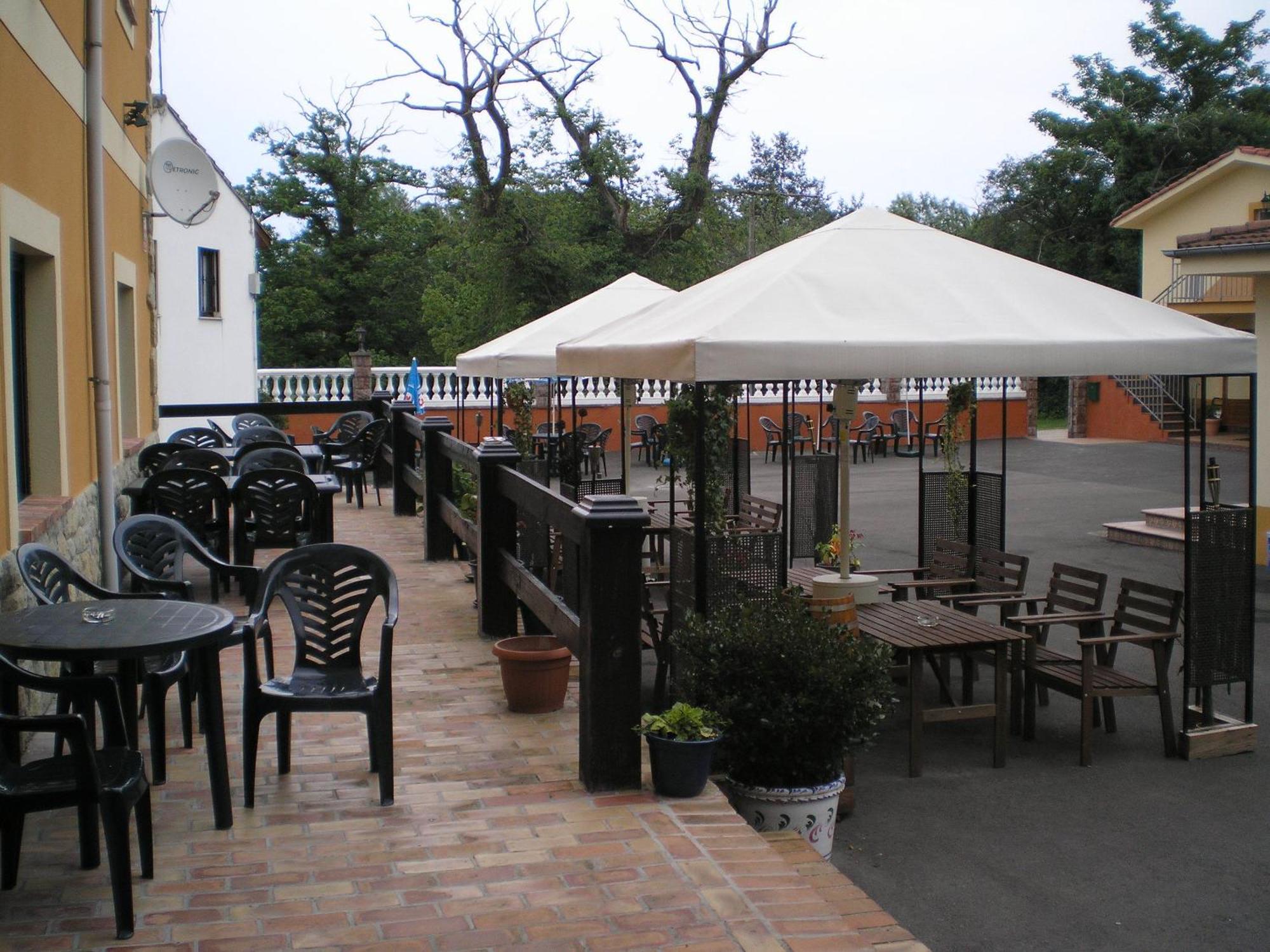Hotel Alonso Llanes Exteriör bild