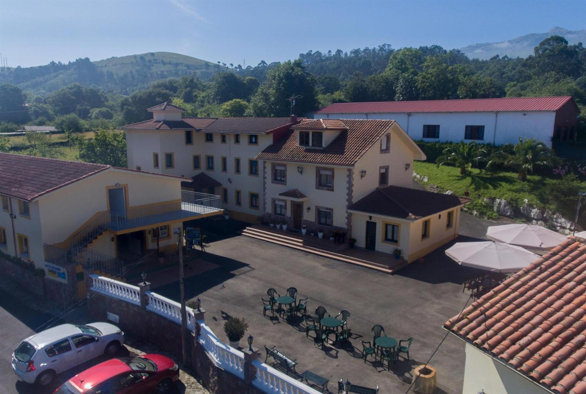 Hotel Alonso Llanes Exteriör bild