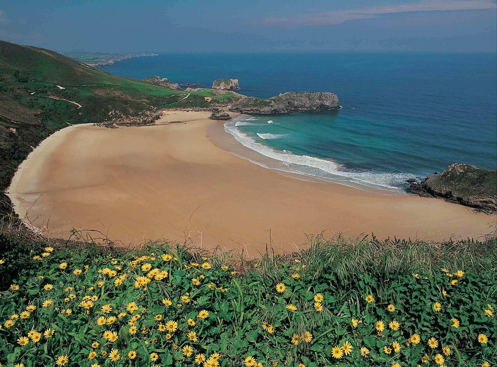 Hotel Alonso Llanes Exteriör bild