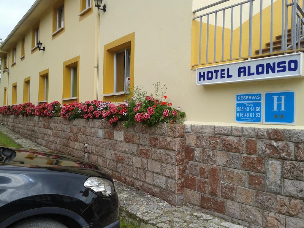 Hotel Alonso Llanes Exteriör bild